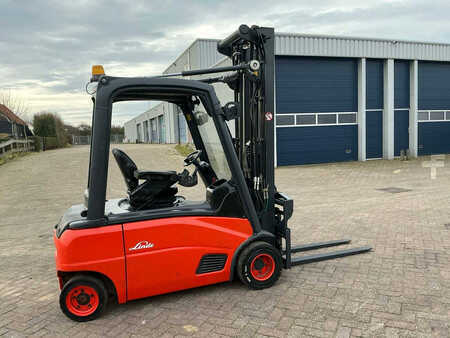 Elektro čtyřkolový VZV 2013  Linde E20PL-01 (12)