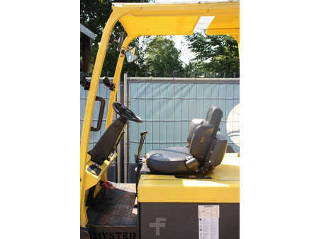 Eléctrica de 4 ruedas 2011  Hyster E4.00XL (21)