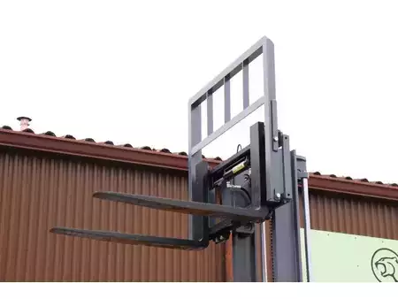 Chariots élévateurs diesel 2023  Vmax CPCD20 (28)