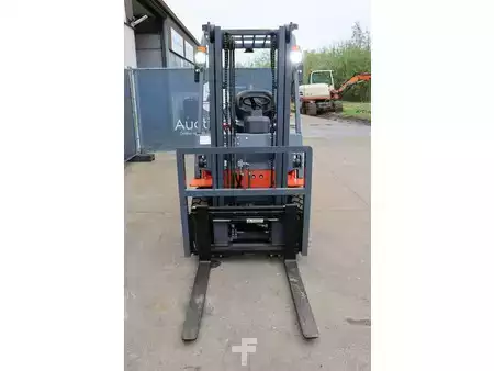 Chariots élévateurs diesel 2023  Vmax CPCD20 (7)