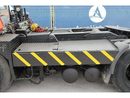 Trator de terminal - [div]  (14)