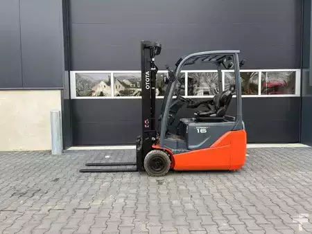 Electric - 4 wheels 2017  Toyota 8FBEK16T (2)