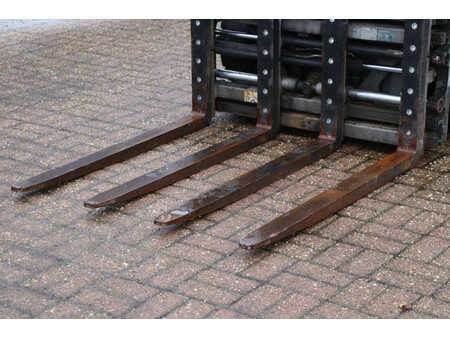 Carrelli elevatori GPL 2020  Jungheinrich TFG 435s (10)