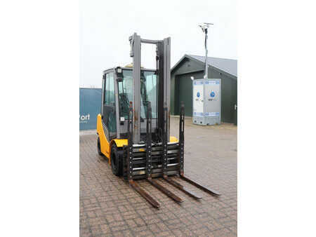 Carrelli elevatori GPL 2020  Jungheinrich TFG 435s (7)