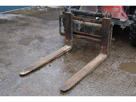 Teleskoptruck fast bom 2011  Manitou MT625 (10)