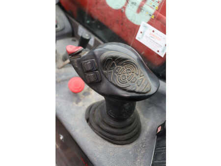Teleskoptruck fast bom 2011  Manitou MT625 (32)