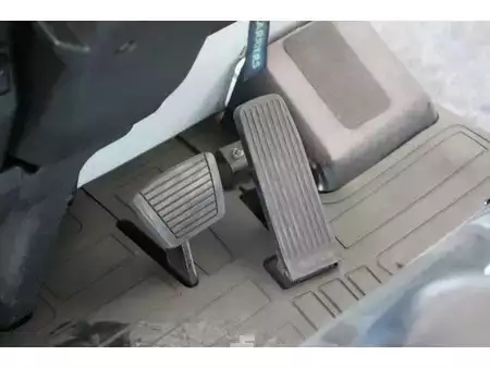 Elektrisk- 4 hjul 2015  Unicarriers AG1N1L18Q (23)