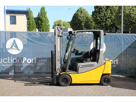 Elektro 4 Rad 2017  Jungheinrich EFG 320 (1)
