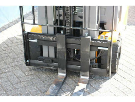 Elektro 4 Rad 2017  Jungheinrich EFG 320 (11)