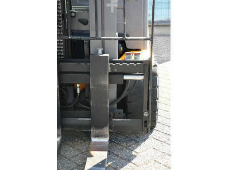 Elektro 4 Rad 2017  Jungheinrich EFG 320 (12)