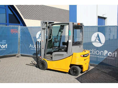 Elektro 4 Rad 2017  Jungheinrich EFG 320 (3)