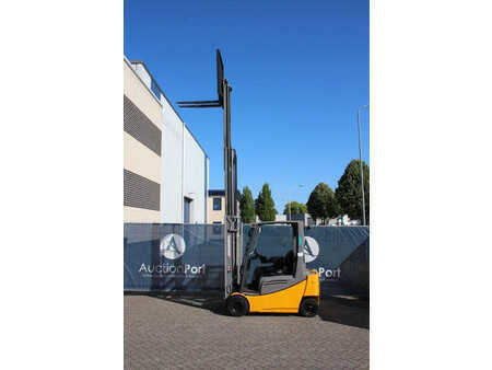 Elektro 4 Rad 2017  Jungheinrich EFG 320 (32)