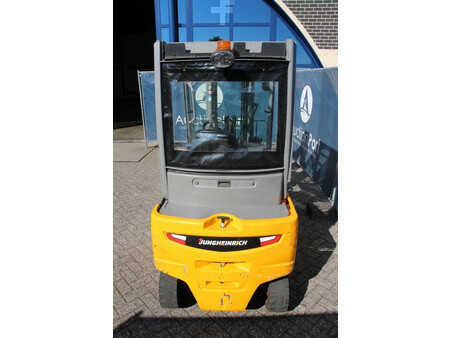 Elektro 4 Rad 2017  Jungheinrich EFG 320 (4)