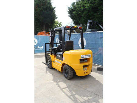Dieseltruck 2024  [div] CPCD30 (4)