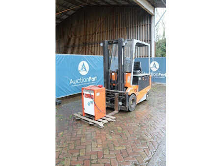 Carrelli elettrici 4 ruote 1998  Carer R30N (9)