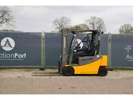 Elektro 4 Rad 2018  Jungheinrich EFG 316 (1)