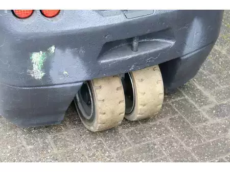 Sähkö - 4 pyör 2011  Cesab B318 (14)