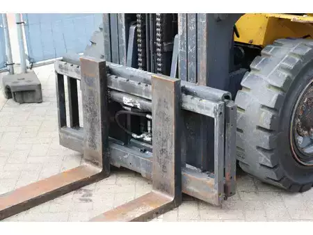 Nestekaasutrukki 2007  Komatsu FG401-7 (10)