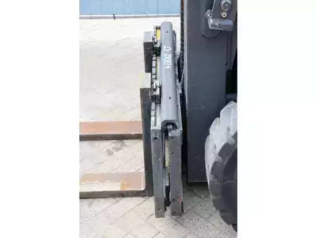 Nestekaasutrukki 2007  Komatsu FG401-7 (12)