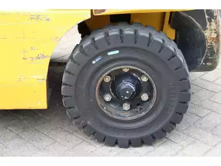 Nestekaasutrukki 2007  Komatsu FG401-7 (16)