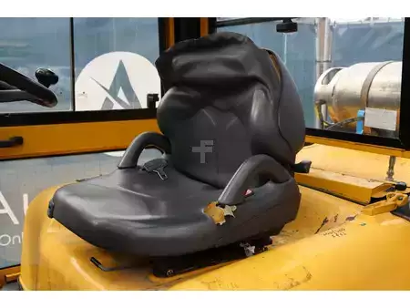 Nestekaasutrukki 2007  Komatsu FG401-7 (25)