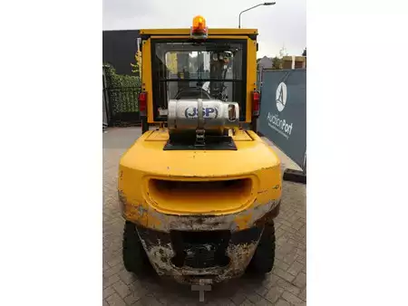 Nestekaasutrukki 2007  Komatsu FG401-7 (5)