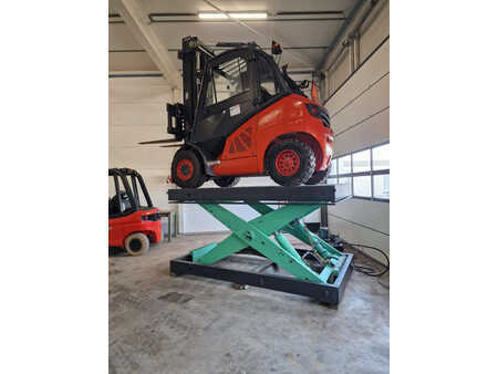 Carretilla elevadora diésel - [div]  (1)