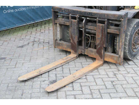 Dízel targoncák 2010  Hyster H4.0FT5 (10)