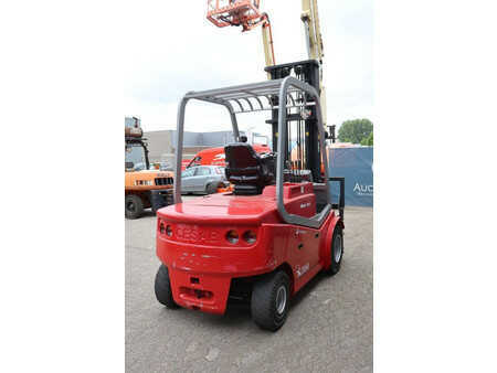 Carrelli elettrici 4 ruote 2013  Cesab MAK 500 (5)