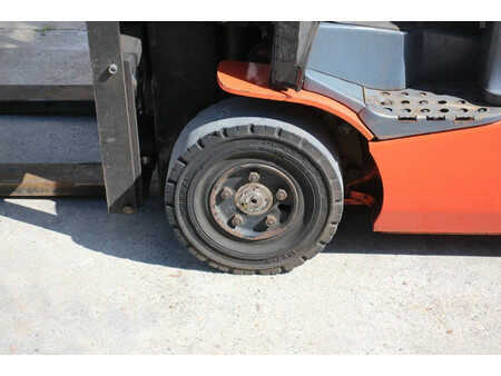 Chariots électriques à 4 roues 2016  Toyota 8FBE15T (15)