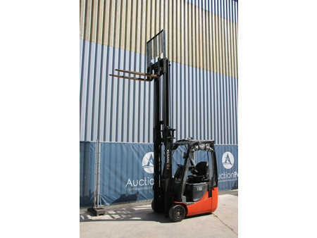 Chariots électriques à 4 roues 2016  Toyota 8FBE15T (28)