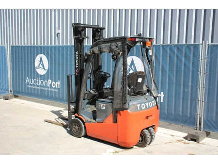 Chariots électriques à 4 roues 2016  Toyota 8FBE15T (3)