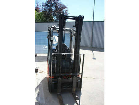 Chariots électriques à 4 roues 2016  Toyota 8FBE15T (6)