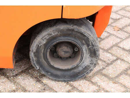 Eléctrica de 4 ruedas 2013  Toyota 8FBMKT30 (14)