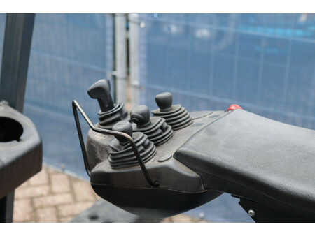 Eléctrica de 4 ruedas 2013  Toyota 8FBMKT30 (21)