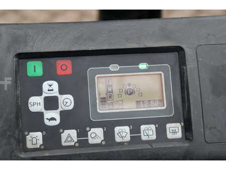 Eléctrica de 4 ruedas 2013  Toyota 8FBMKT30 (24)