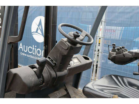 Eléctrica de 4 ruedas 2013  Toyota 8FBMKT30 (30)