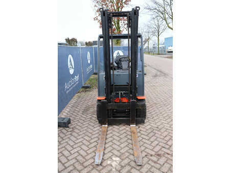 Eléctrica de 4 ruedas 2013  Toyota 8FBMKT30 (8)