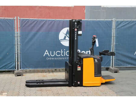 Apilador eléctrico 2013  Still EGV S30LB (1)