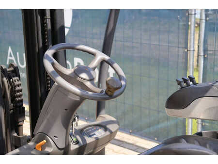 4-wiel elektrische heftrucks 2009  Crown SC4220-1.6 (16)