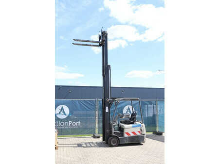 4-wiel elektrische heftrucks 2009  Crown SC4220-1.6 (25)