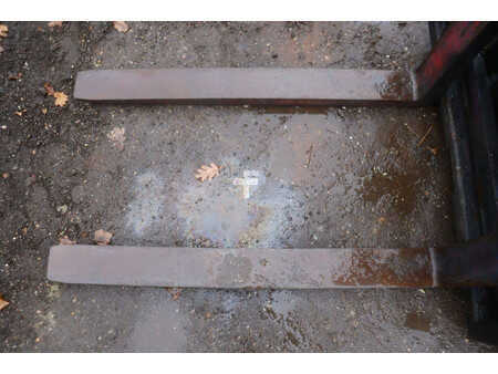 Diesel Forklifts 2011  Hyundai 30D-7E (11)