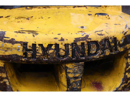 Diesel Forklifts 2011  Hyundai 30D-7E (18)