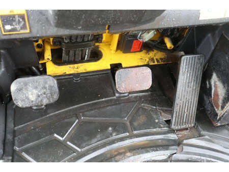 Diesel Forklifts 2011  Hyundai 30D-7E (23)