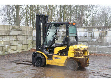 Diesel Forklifts 2011  Hyundai 30D-7E (3)