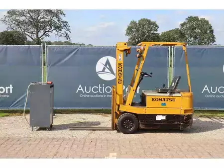 Elektromos 4 kerekű - Komatsu FB15M-1 (2)