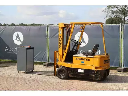 Elektromos 4 kerekű - Komatsu FB15M-1 (3)