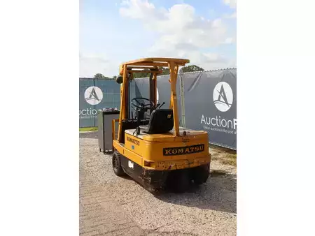 Elektromos 4 kerekű - Komatsu FB15M-1 (4)
