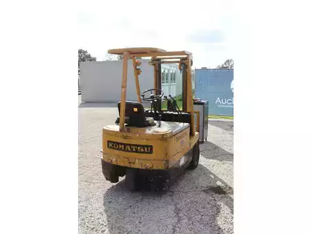 Elektromos 4 kerekű - Komatsu FB15M-1 (6)