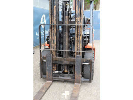 Treibgasstapler 2005  Toyota 02-7FGF30 (10)